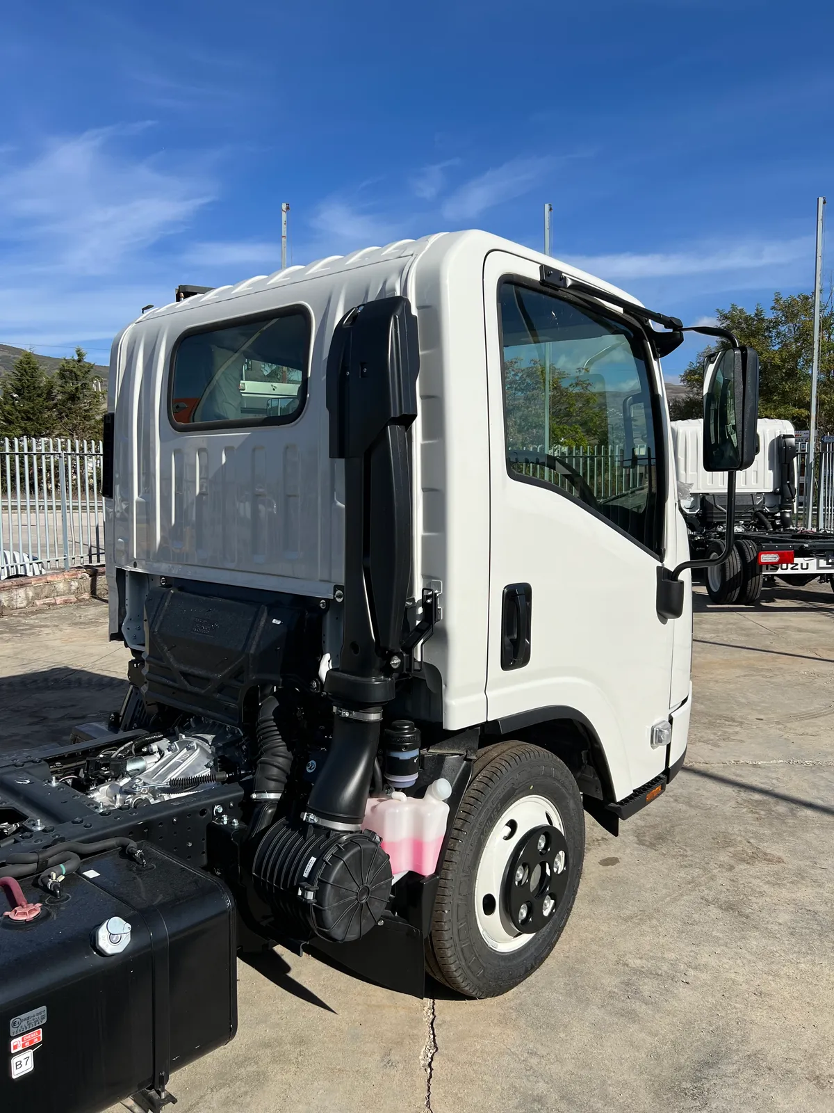 Isuzu M27 Generation 2 – foto 3