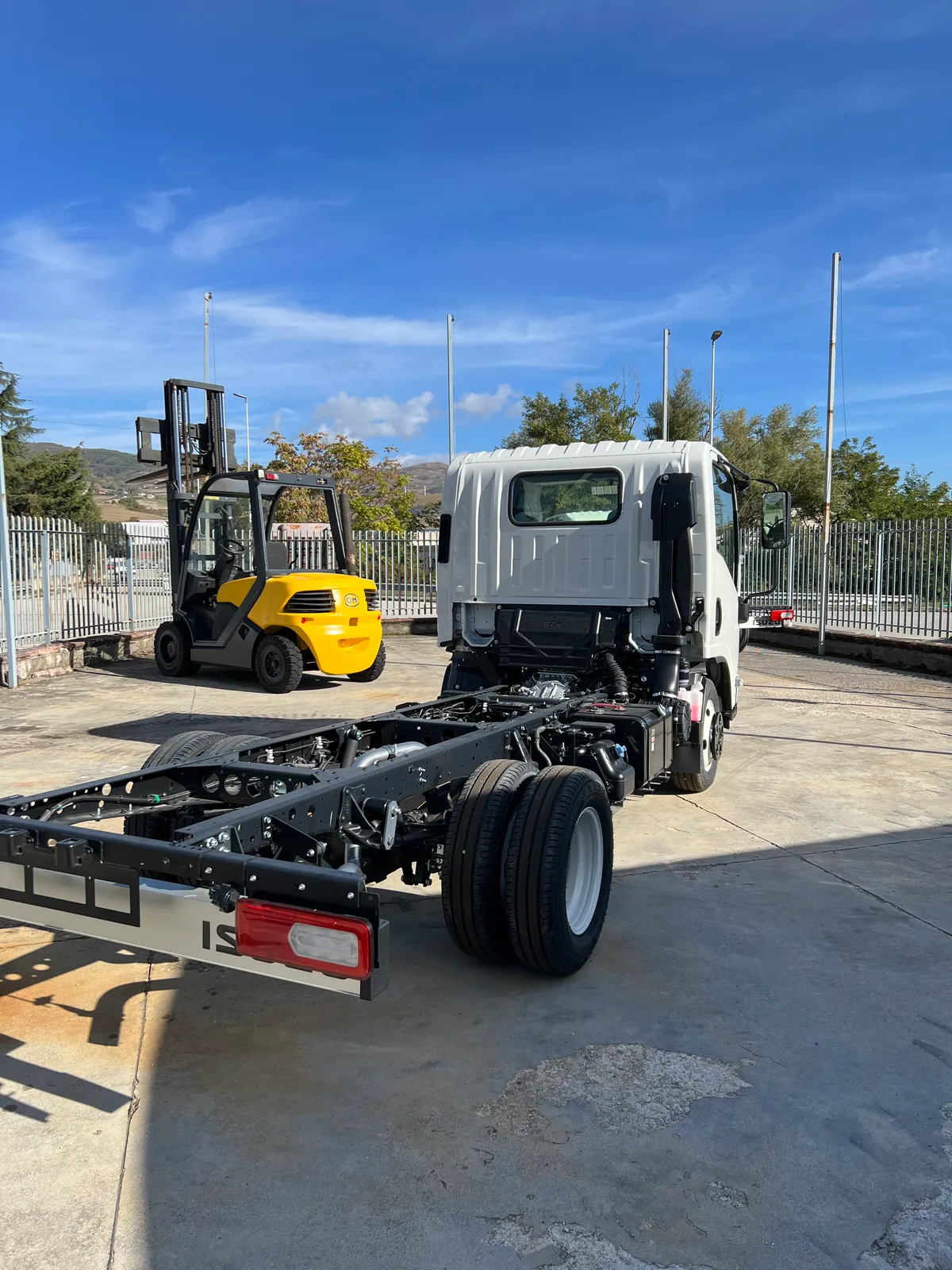 Isuzu M27 Generation 2 – foto 5