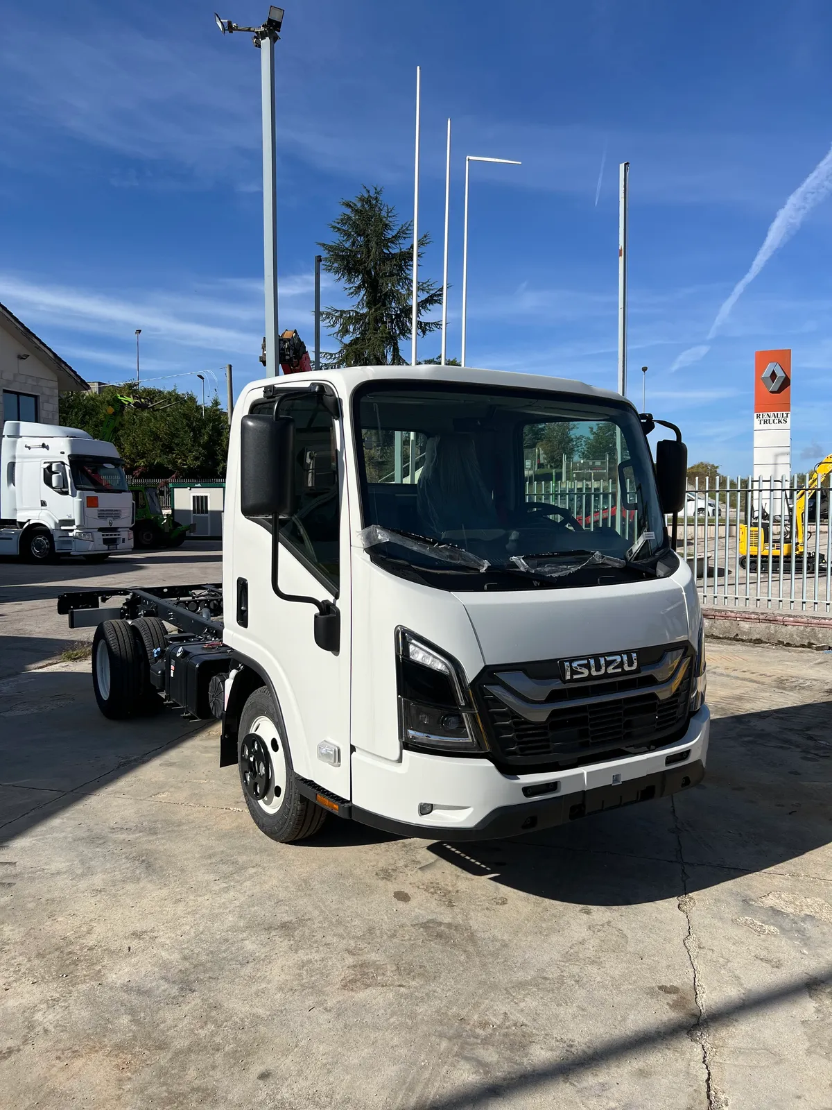 Isuzu M27 Generation 2 – foto 1