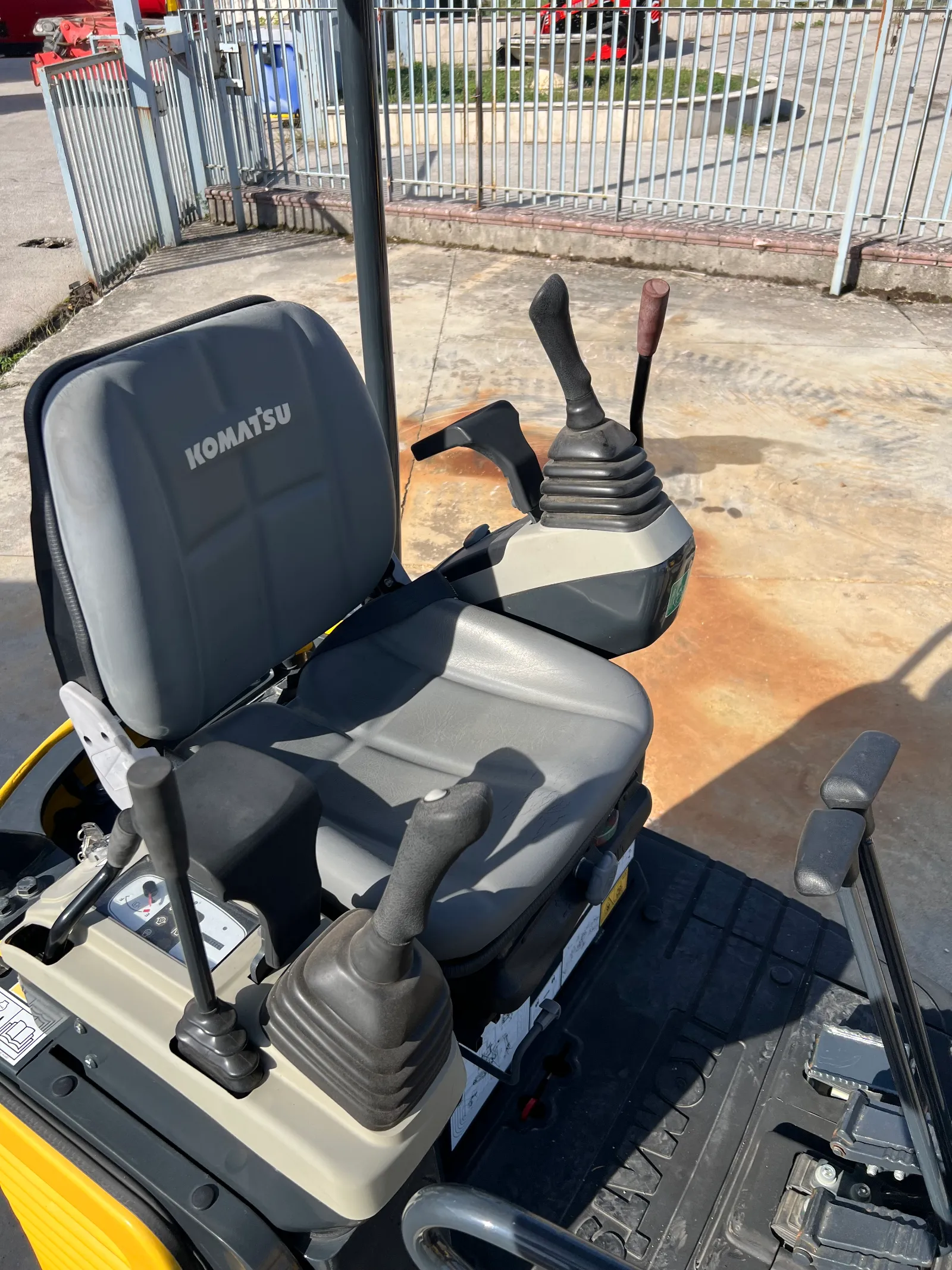 Komatsu PC16R-3 HS – foto 3